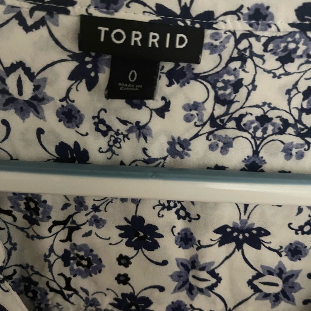 Torrid button up shirt